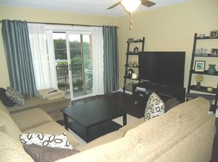 225 Main St APT 309, Roselle, IL 60172