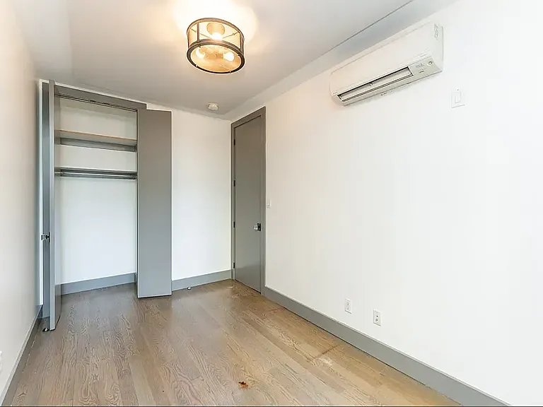 1649 Summerfield St #2A — Photo 9
