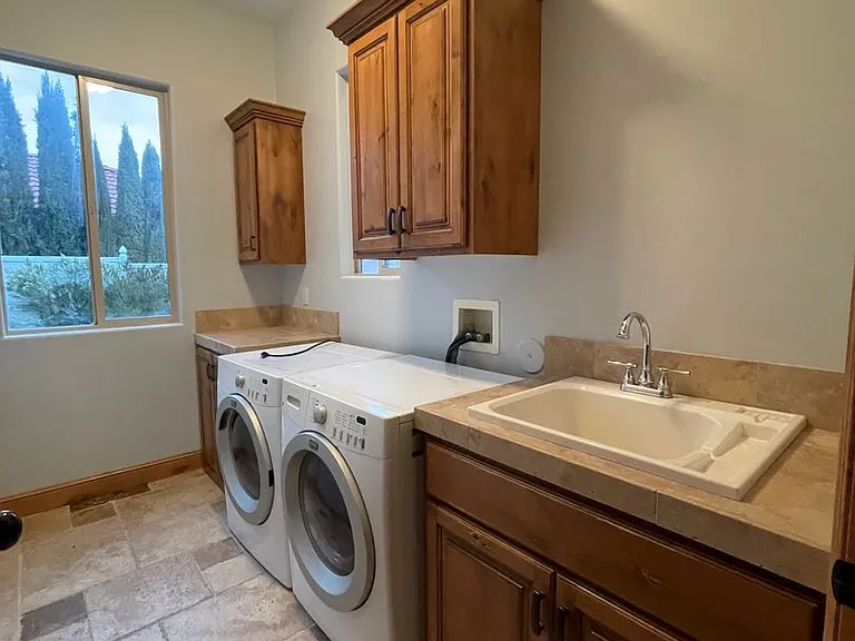 3 N 660 W — Photo 16