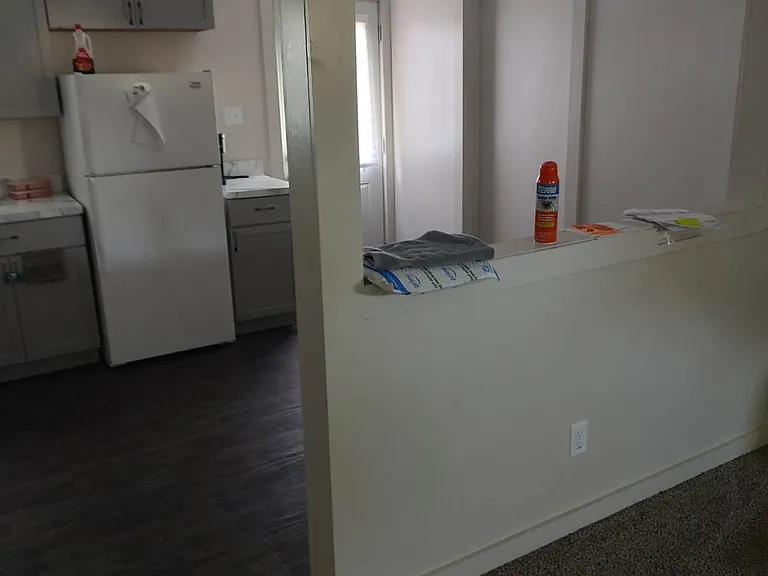 1323 Ponca Ave — Photo 5