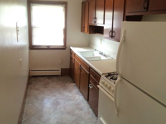 4th image of 1140 Western Ave N APT 5
