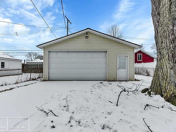3rd image of 27816 Kaufman St