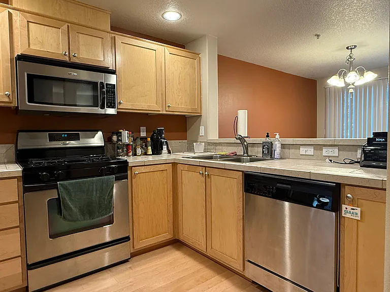 10743 SW Canterbury Ln #102 — Photo 8