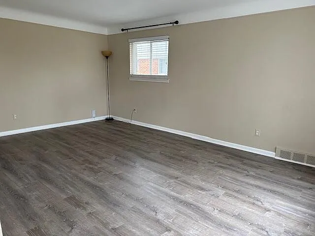 18547 Hillcrest St — Photo 36