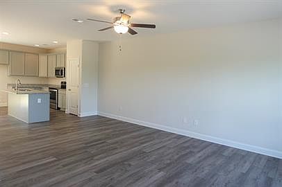 1st image of 128 Creekland Way