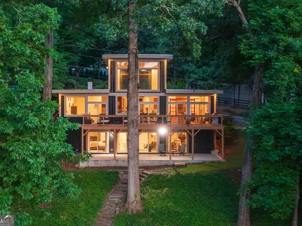 132 Lakeshore Dr, Roswell, GA 30075