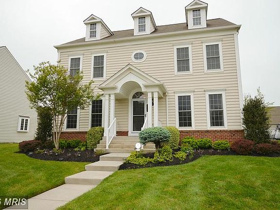 Stunning Colonial with all the Bells and Whistles