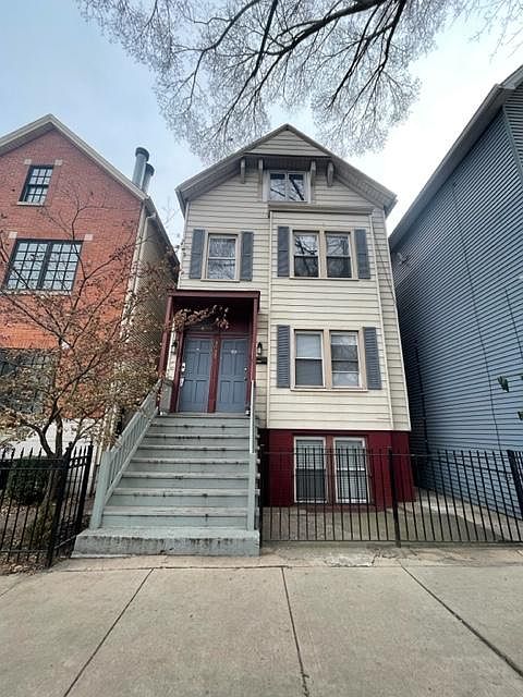 1st image of 3039 N Southport Ave #G
