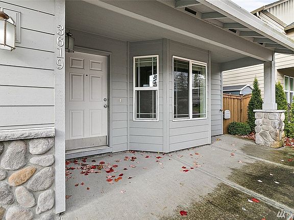 3rd image of 3619 Bacall St NE