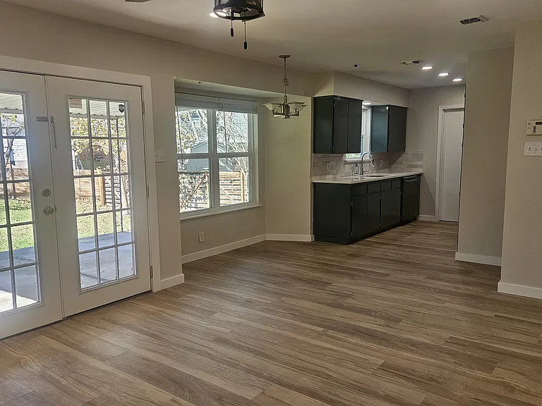 3402 Laguna Dr — Photo 12