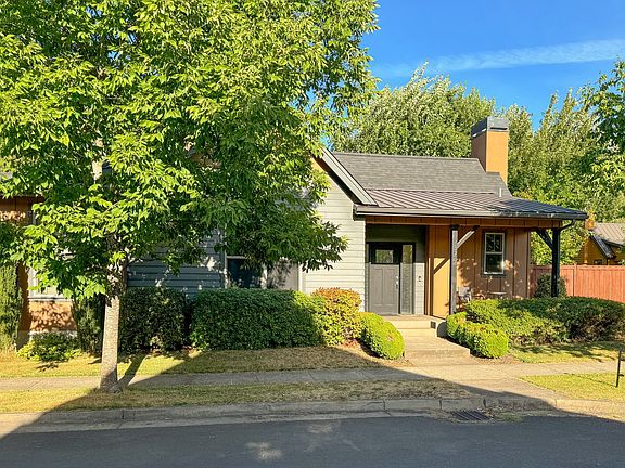 2nd image of 375 Mia Ln