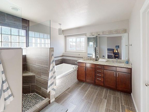 4th image of 8958 Forrest Dr