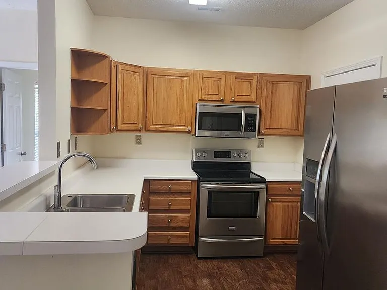 121 Wexford Dr #207 — Photo 4