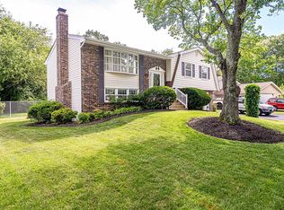 2513 Lisa Dr, Waldorf, MD
