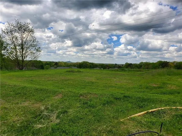 101 Patton Dr, Aliquippa, PA 15001