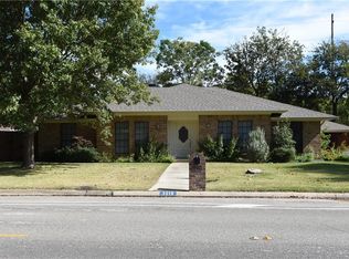 3216 Nottingham Dr, Denton, TX 76209