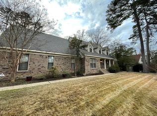 21 Huntington Rd, Little Rock, AR 72227