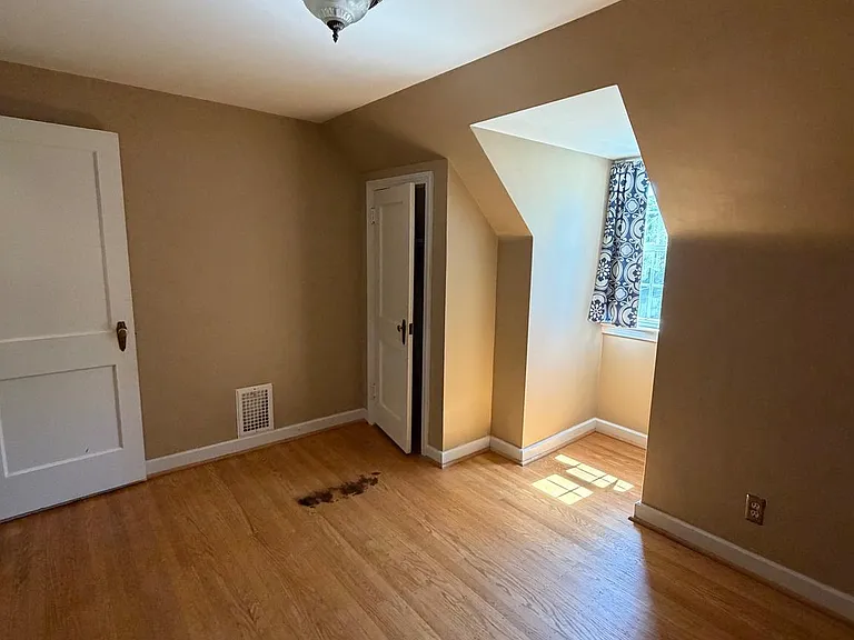 35 Moreland Rd — Photo 22