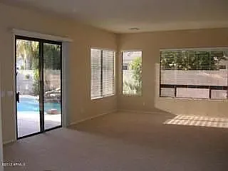 694 W Desert Broom Dr — Photo 2