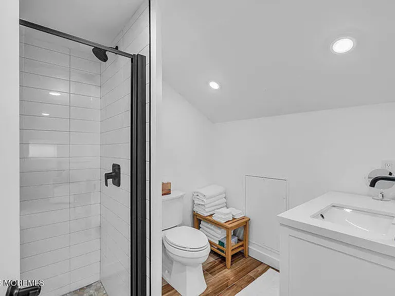 55 Merritt Ave — Photo 5