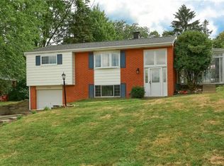 228 Burch Dr, Coraopolis, PA 15108