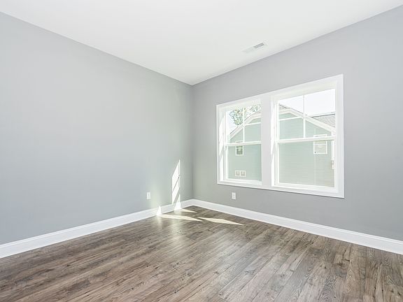 3rd image of 547 Rosemore Pl