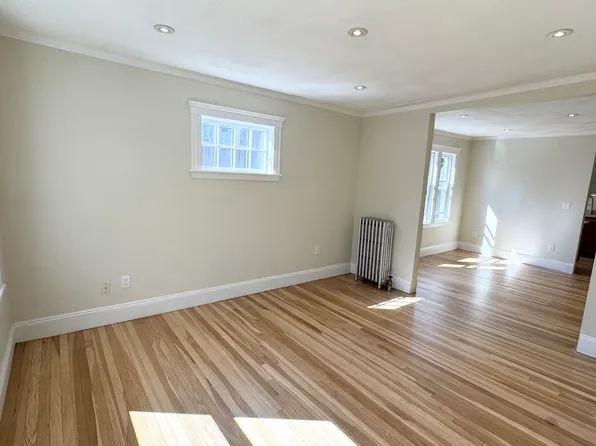 27 Beecher St APT 3, Jamaica Plain, MA 02130