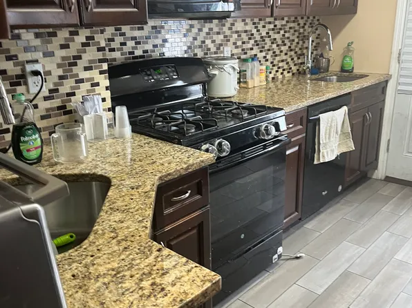 1384 East 17th Street image 2 of 5