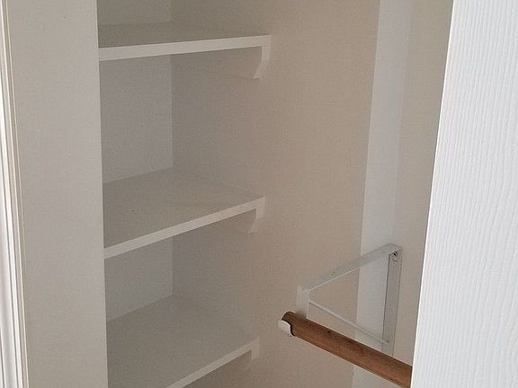 5th image of 2582 37th St APT 4B