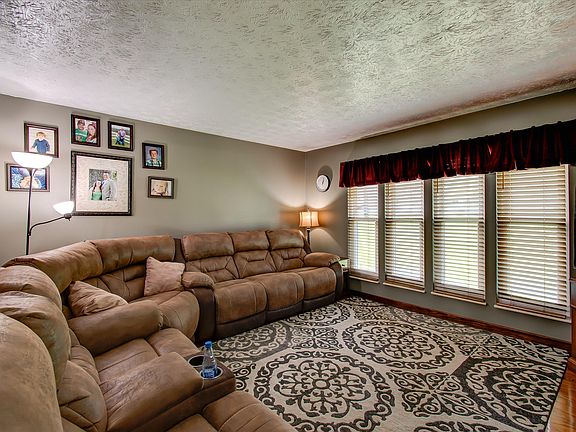 2nd image of 4532 Ventura Dr