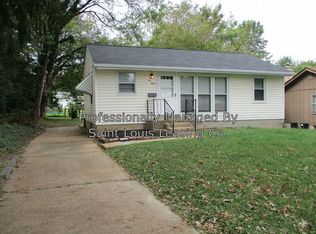 215 De Smet Dr, Florissant, MO
