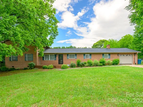 8282 Park Edwards Rd, Kannapolis, NC 28081