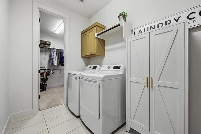 6717 Liberty Grotto Ct — Photo 38