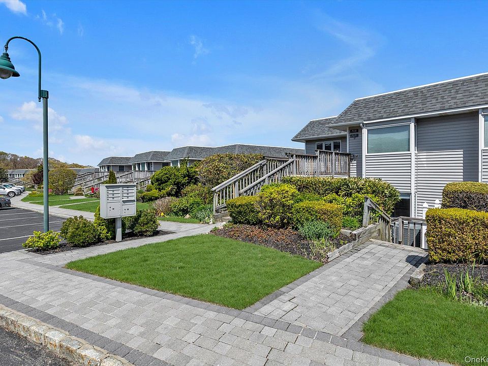 1st image of 707 Bluffs Drive N