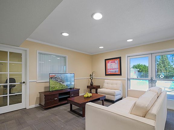 3rd image of 2341 Daphne Pl #12343