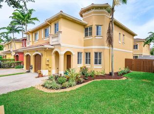 9049 SW 19th St, Fort Lauderdale, FL 33325