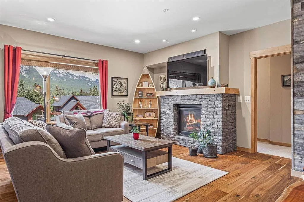 2 bed, 1200 sqft, $2,600 — Photo 3