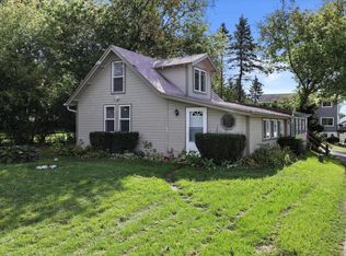 N55W34691 Lake DRIVE, Oconomowoc, WI 53066