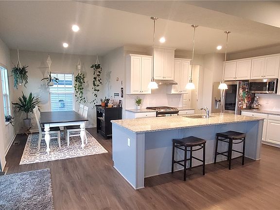 4th image of 145 Horseshoe Dr