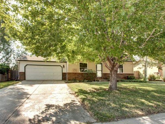 3rd image of 126 43rd Avenue Ct