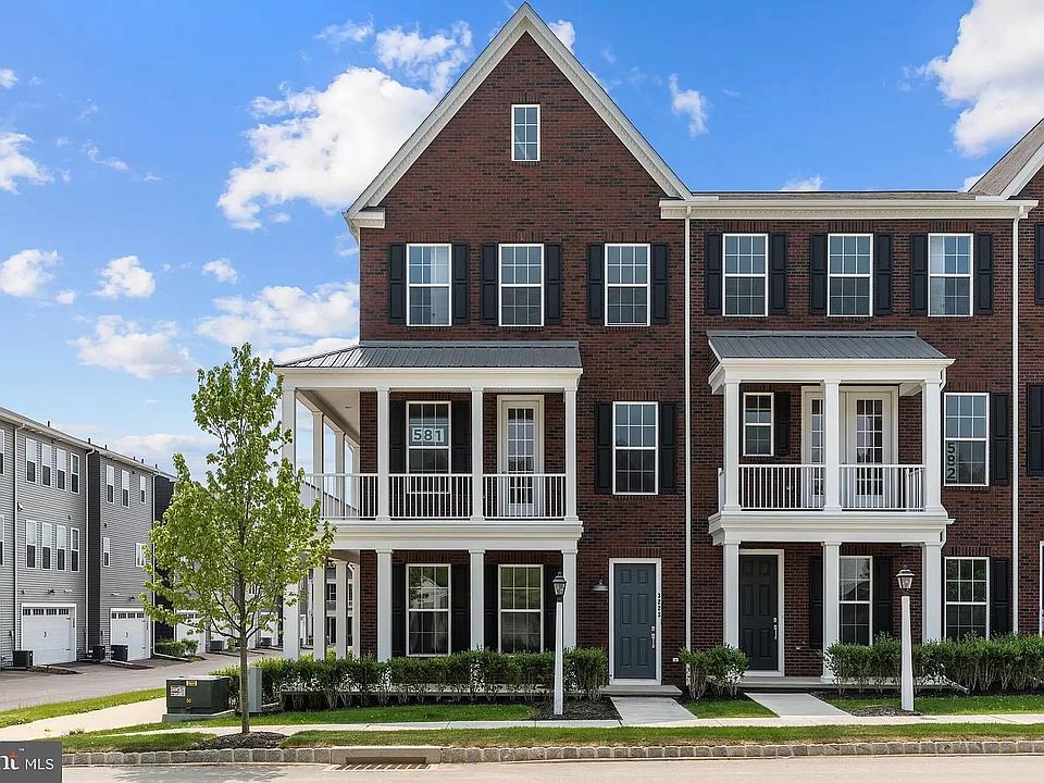 1st image of 3223 Parade St