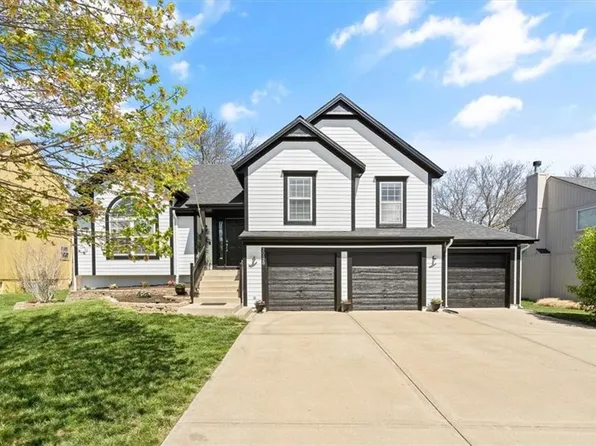 20520 W 219th Ter, Spring Hill, KS 66083