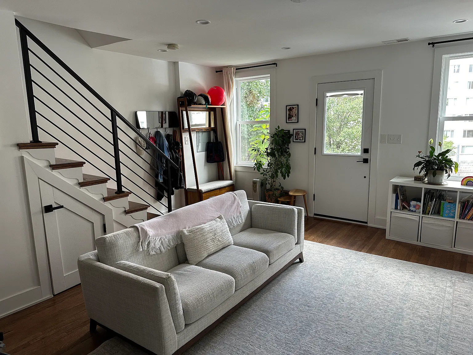 2 bed, 1.5 bath, 1020 sqft, $3,800 — Photo 2