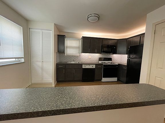 2nd image of 1069 Colwell Ln Unit 2