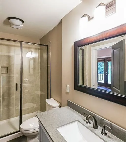 120 Heritage Ct — Photo 32