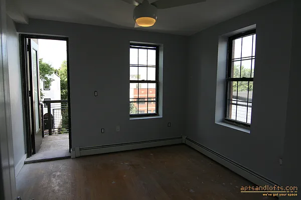 Rented by aptsandlofts.com | media 11