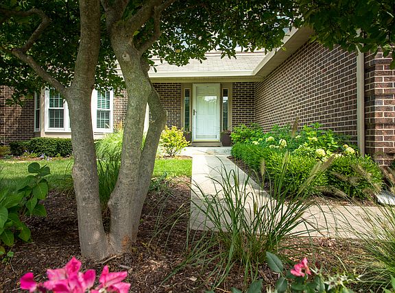 3rd image of 2619 N Drury Ln
