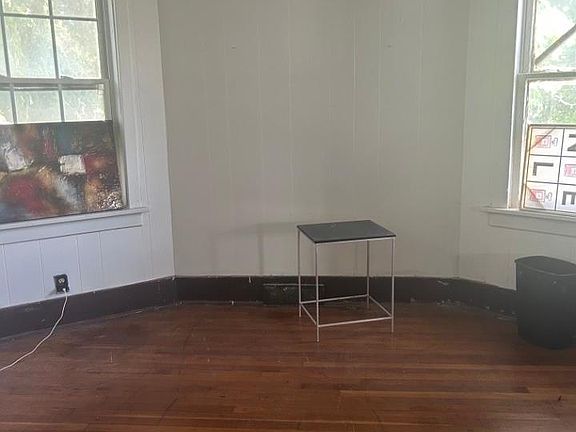 5th image of 2864 Bristol St