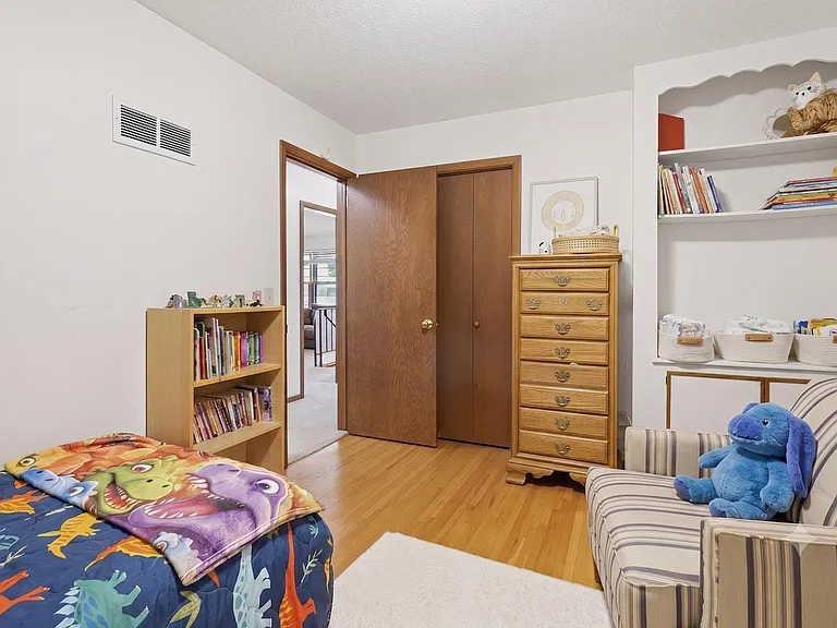 3308 Roosevelt Ct NE — Photo 8