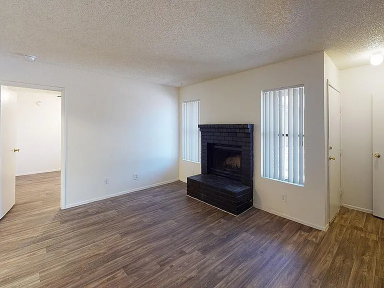 Falcon Glen Apartments — Photo 12